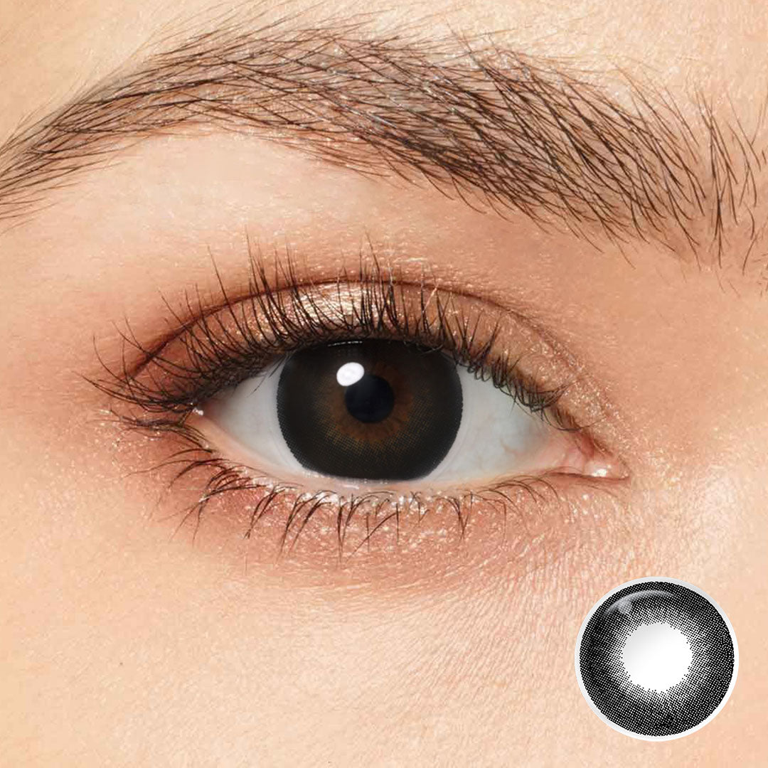 The Magister Nils Black Colored Contacts createa natural and translucent look. With fine craftsmanship and a blend of different colors, these contacts are sure to make a statement. 